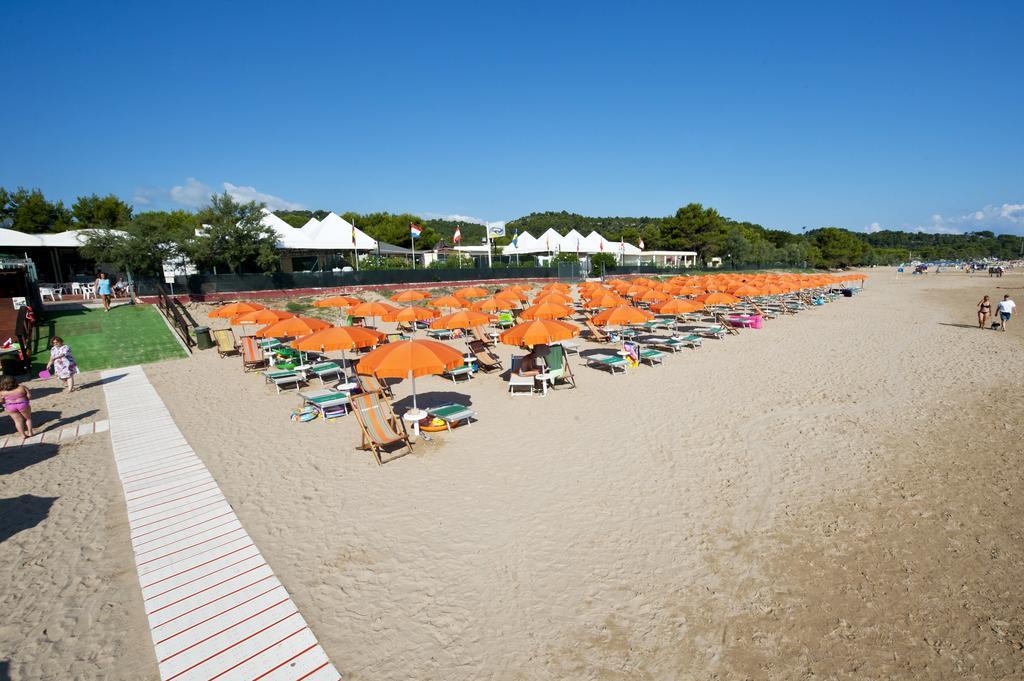 Villaggio Camping Spiaggia Lunga Вьесте Экстерьер фото